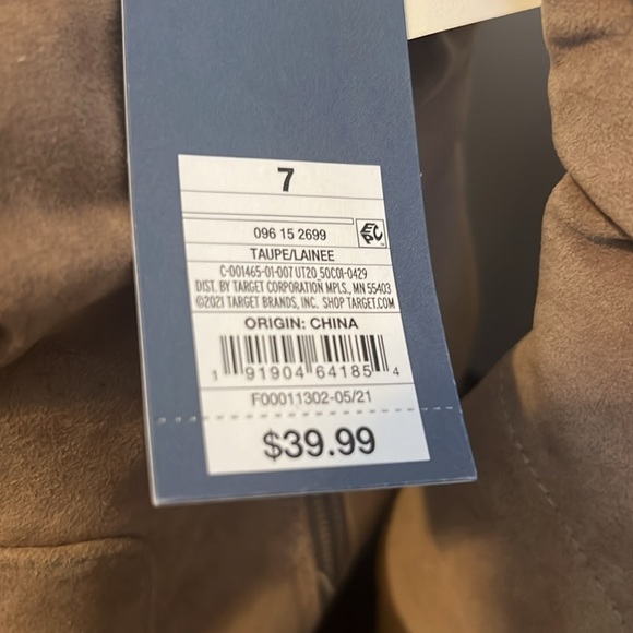 High heel tall boots, in brand new condition! - Picture 5 of 5